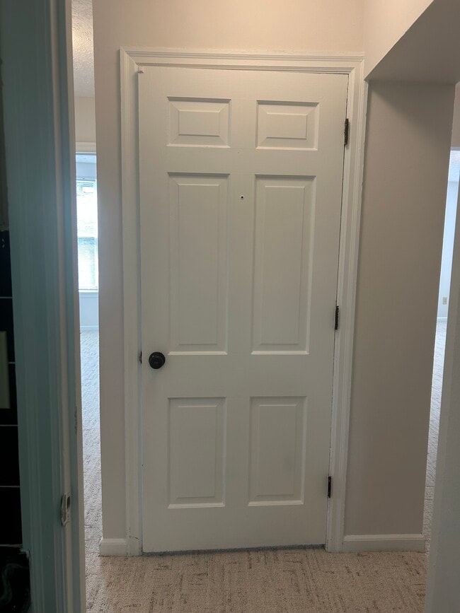2nd floor entrance - 666 Mohawk St