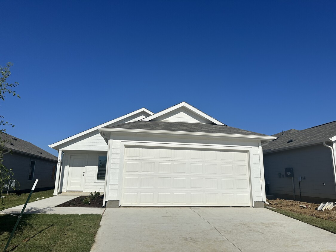Primary Photo - 3009 Tokara St
