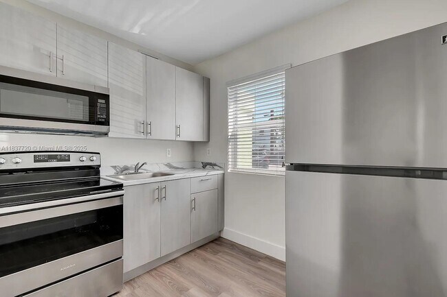 Foto del edificio - 1710 NW 1st Ct