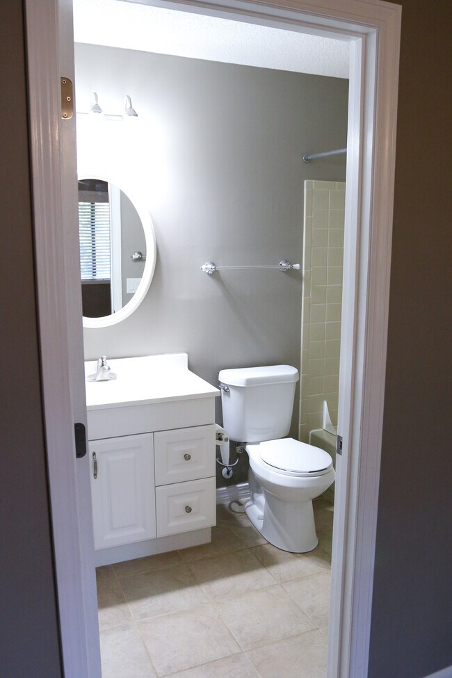 Foto del edificio - 5105 Beachwalk Pl