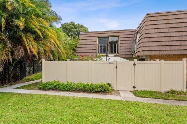 Foto del edificio - 7117 71st Way