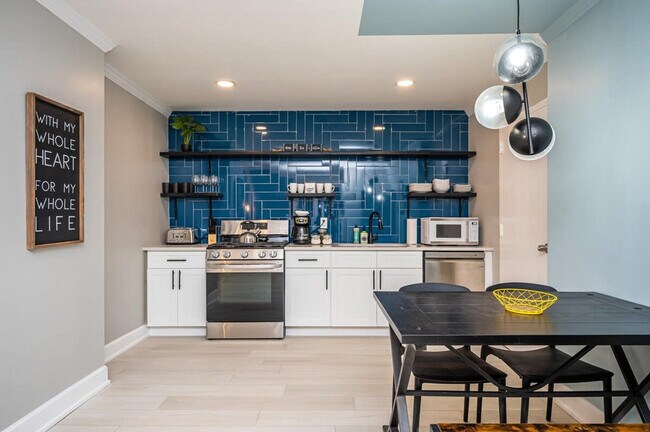 Building Photo - 215 Piedmont Ave NE