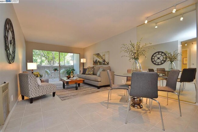 Foto del edificio - 325 Kitty Hawk Rd