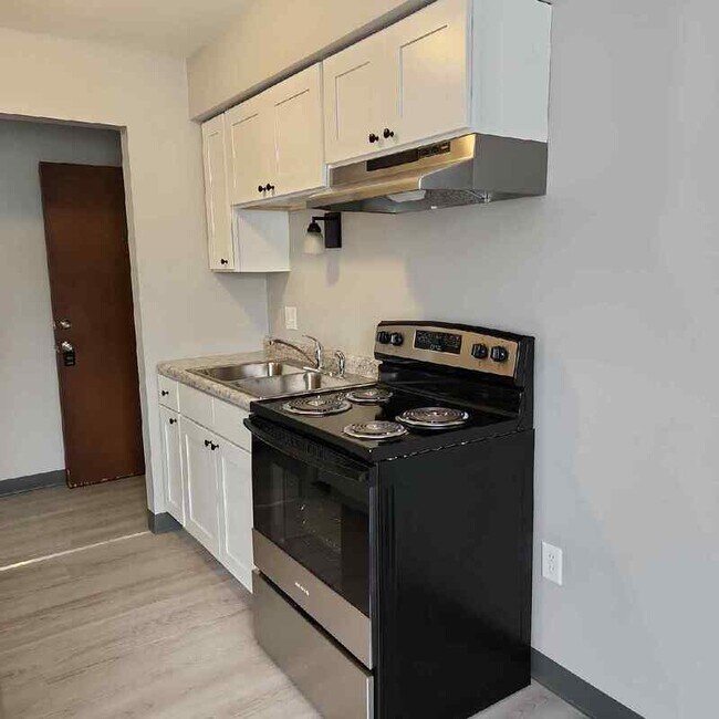 Foto del edificio - 348 E Marquette St