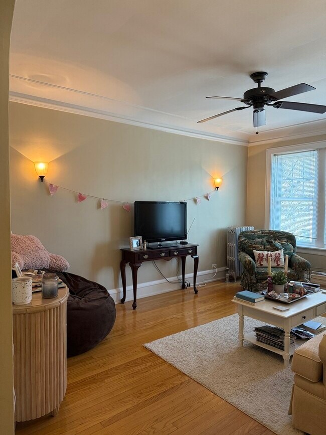 Foto del edificio - 802 Elmwood Ave