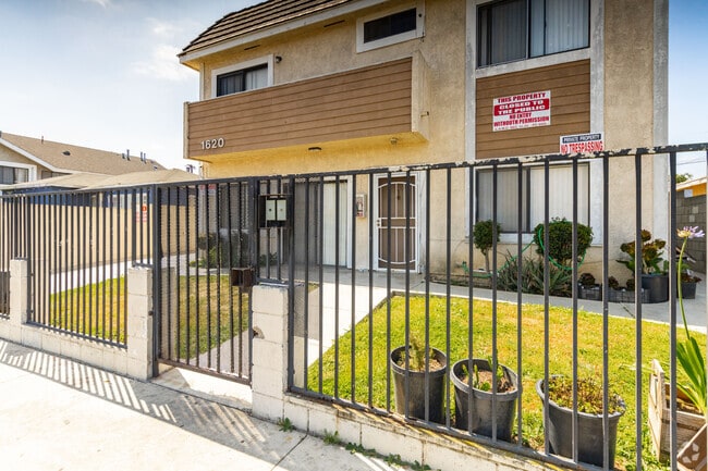 Entrance - 1620 W 209th St