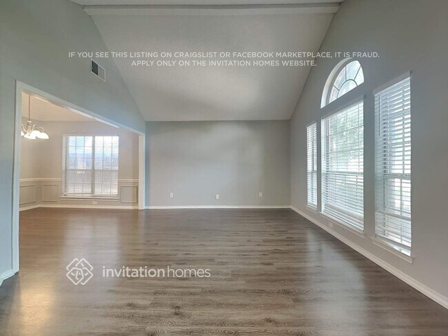 Foto del edificio - 8250 Cripple Creek Dr