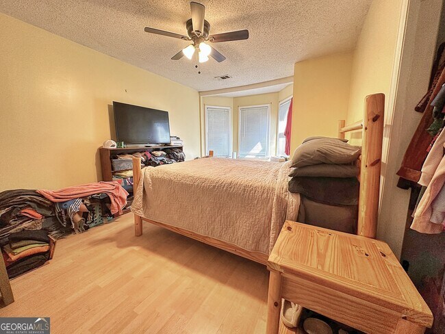 Foto del edificio - 3900 Greenville Rd
