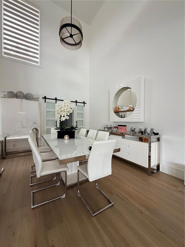 Foto del edificio - 14332 Ardoch Pl
