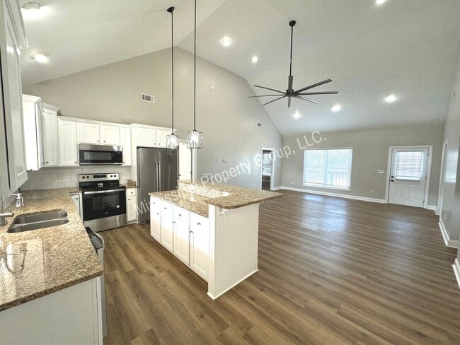 Building Photo - 4BD/4.5BA FOR RENT