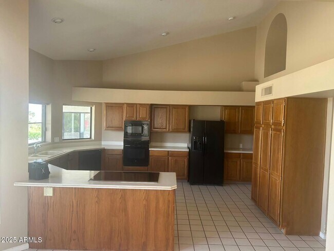 Building Photo - 15704 Cholla Dr