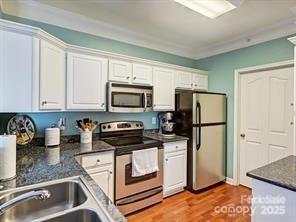 Foto del edificio - 16423 Golden River Ln