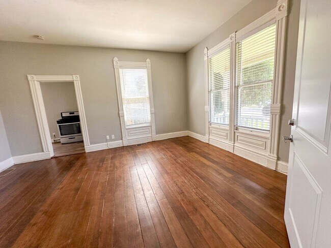 Foto del edificio - 4537 Merrill Ave
