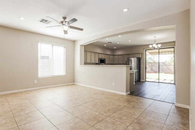 Foto del edificio - 40994 N Vine Ave