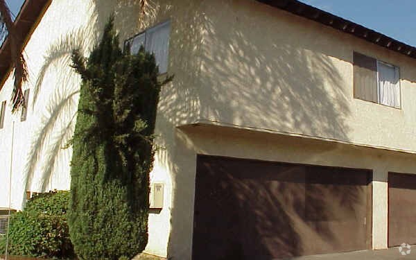 Building Photo - 709 Crawford St