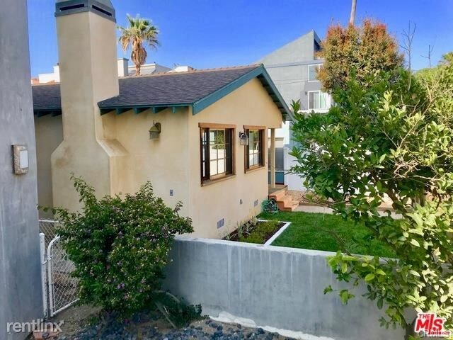 Building Photo - 3 br, 2 bath House - 25 Voyage St