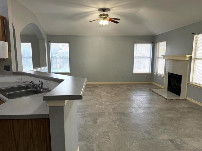 Foto del edificio - 13800 Randalstone Dr