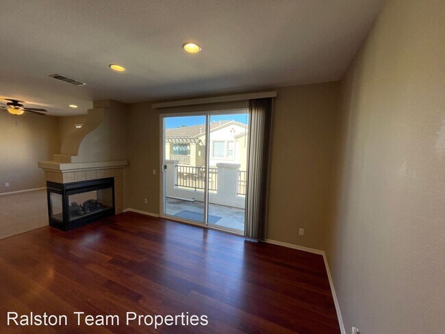 Building Photo - 3 br, 2 bath House - 1420 Caminito Lucca #1