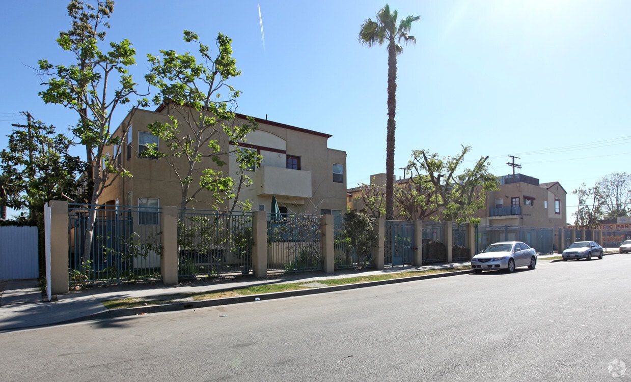 Building Photo - Villa Esperanza