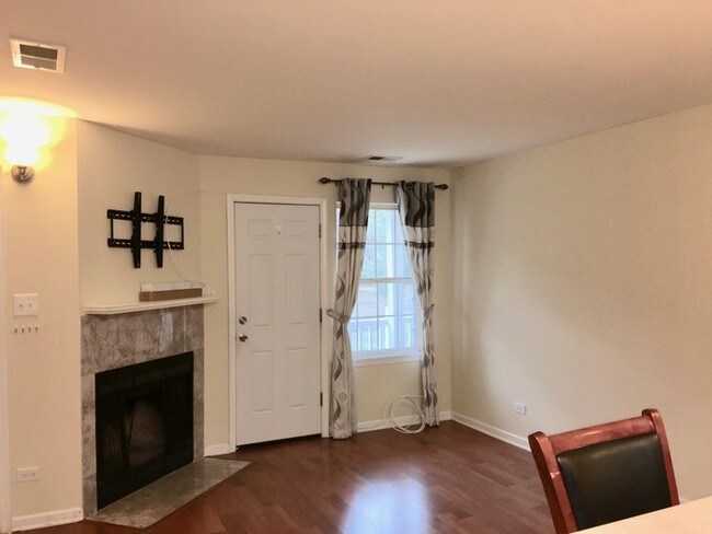 Foto del edificio - 1271 Wyndham Lane #105 Palatine, IL 60074