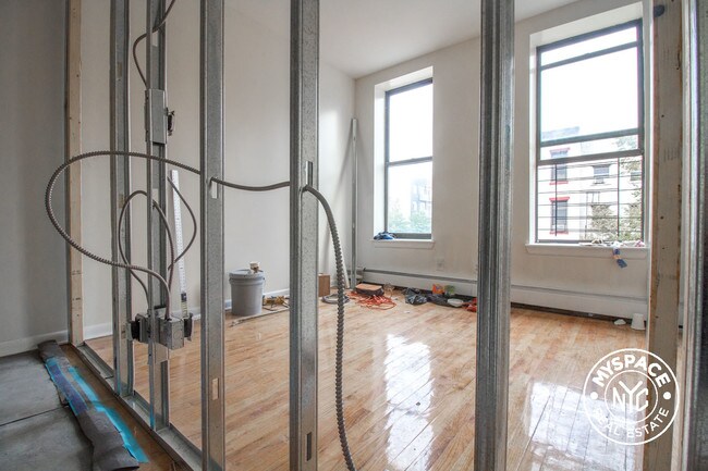 Building Photo - 663 Classon Ave
