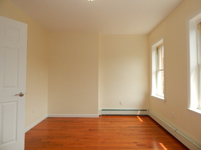 Building Photo - 230 5th St