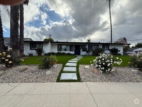 Building Photo - 9253 Petit Ave