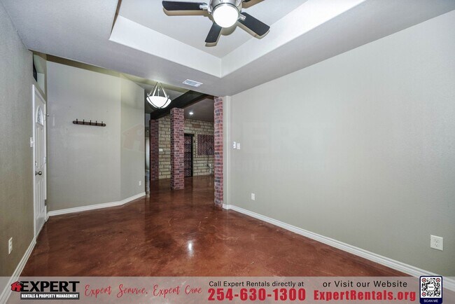 Building Photo - GORGEOUS 3 BEDROOM HOME WITH SOLAR PANELS!!