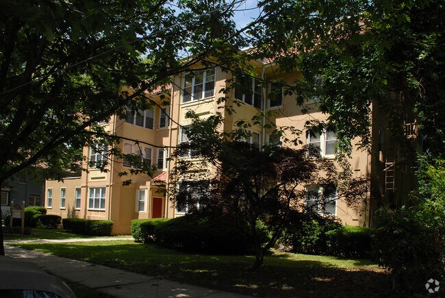 Building Photo - 1320 W State St