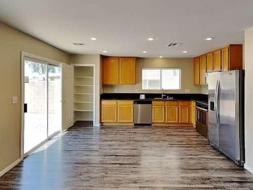 Building Photo - 9515 Grand Fir Ct