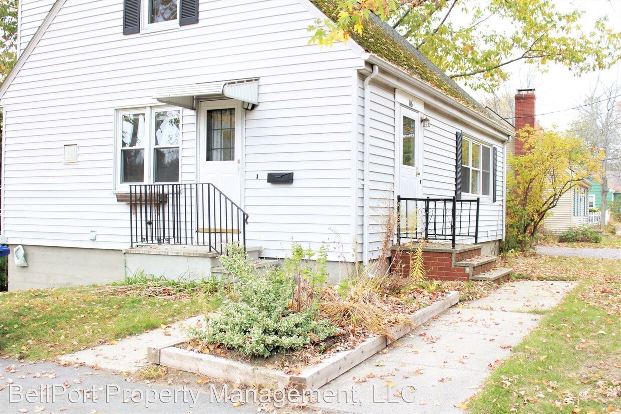 Primary Photo - 4 br, 1.5 bath House - 116 Westbrook St