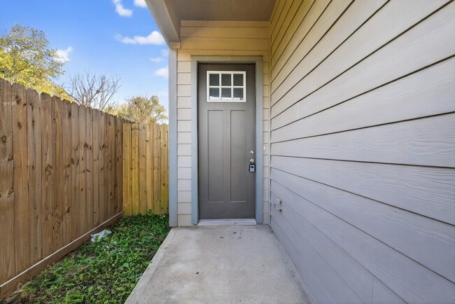 Building Photo - 4001 Cusco Ln