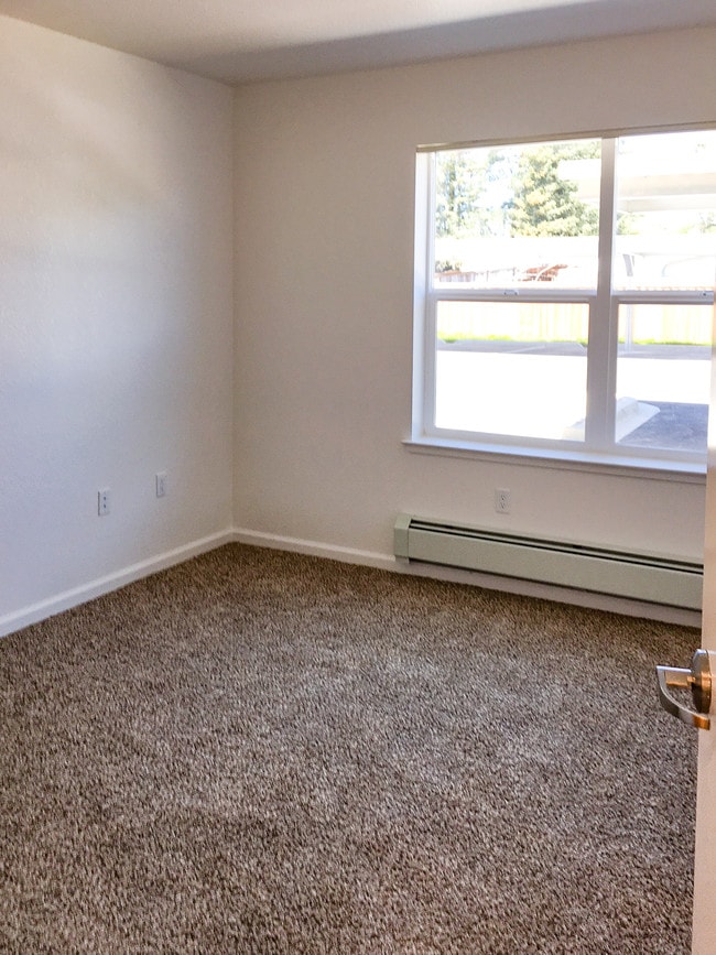 New Carpet - Esposti Park Apartments