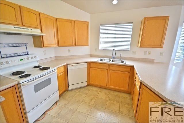 Building Photo - 1645 W Vivante Way