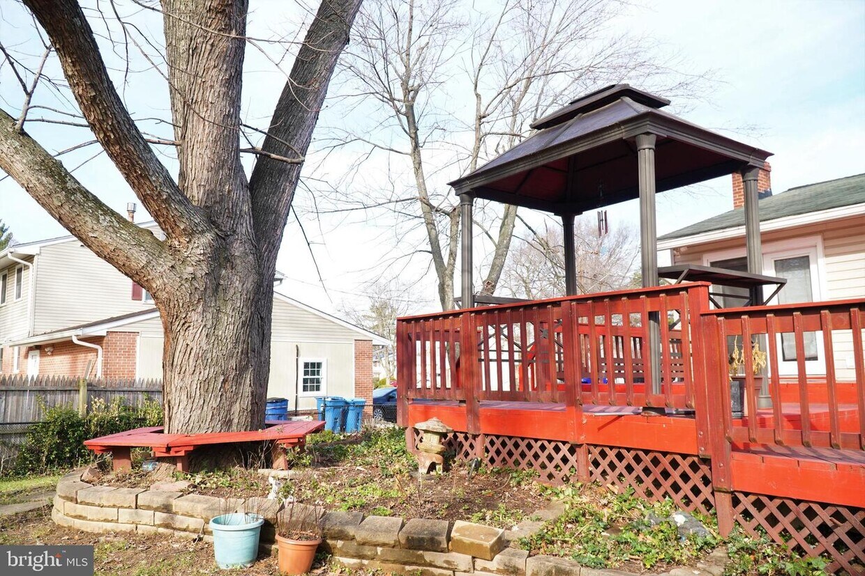 6423 Deepford St, Springfield, VA 22150 House for Rent in Springfield