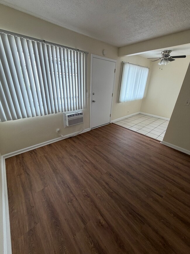 Foto del edificio - 7737 Bright Ave