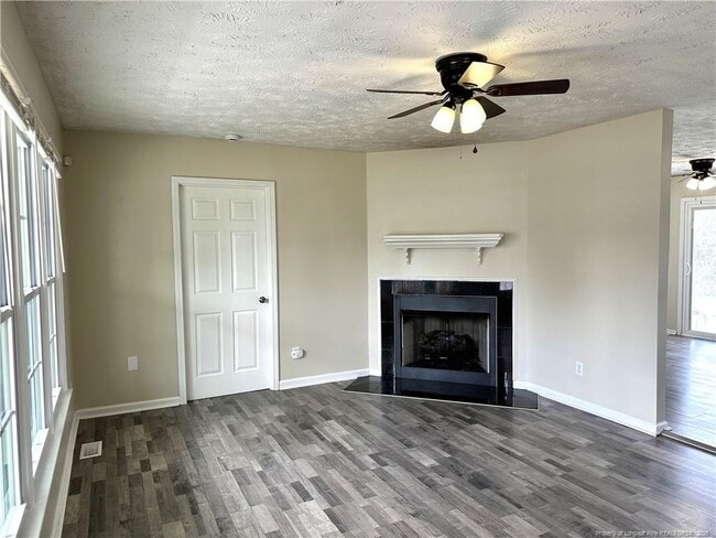 Building Photo - 4938 Tangerine Dr