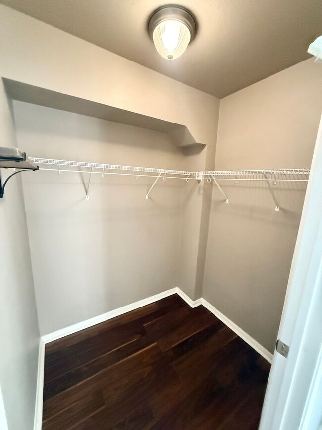 Building Photo - Spacious Studio Living in the Heart of Little Italy