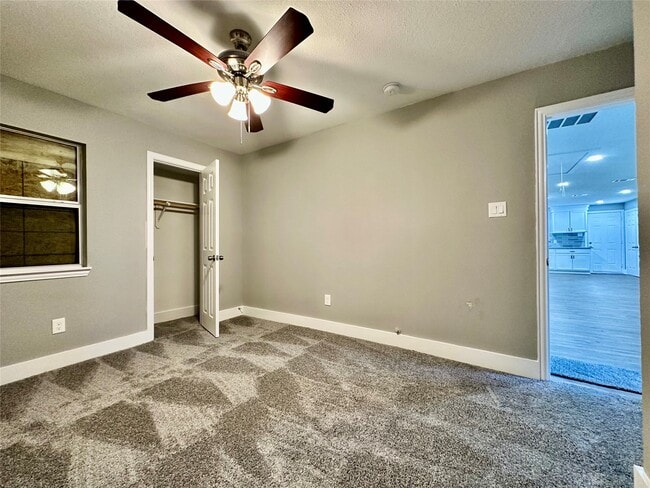 Building Photo - 10210 Ashville Dr