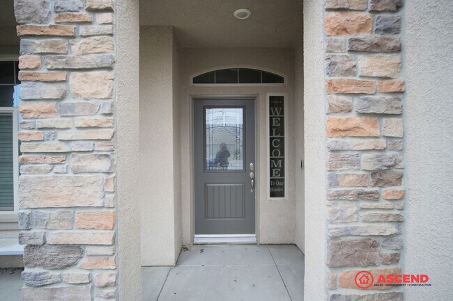 Foto del edificio - Remarkable 4 Bedroom Home With Office!