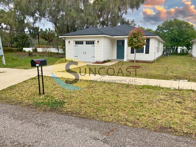 Building Photo - Gorgeous, 3Bd/2Ba Home on the Northside in...