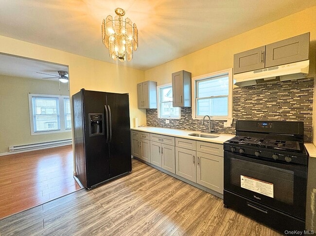 Building Photo - 84-56 164th St