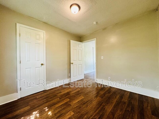 Foto del edificio - 2204 Robbins St