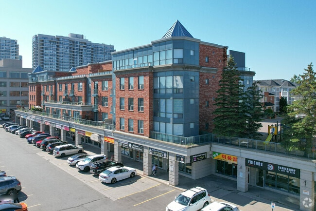 Building Photo - 7378 Yonge St