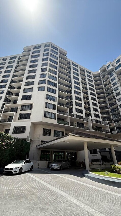 Foto principal - 540 Brickell Key Dr