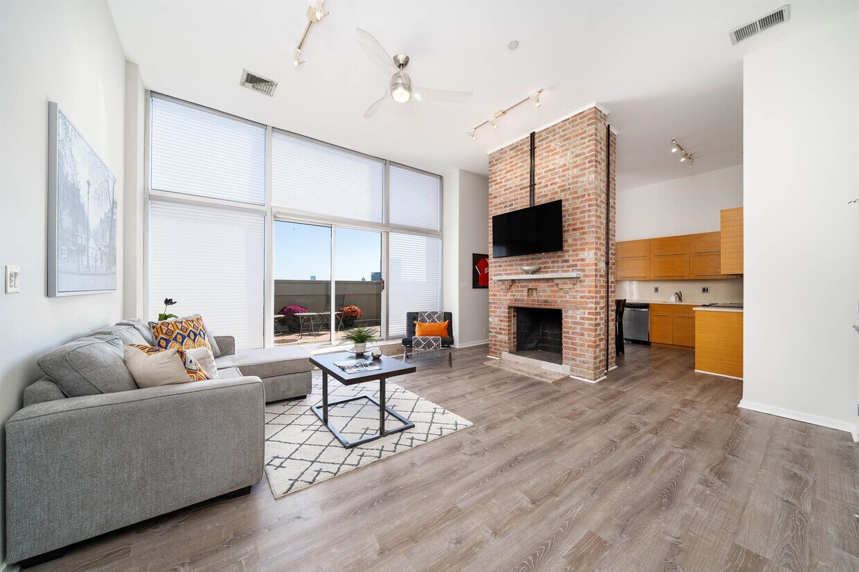 Foto principal - 689 Marin Blvd