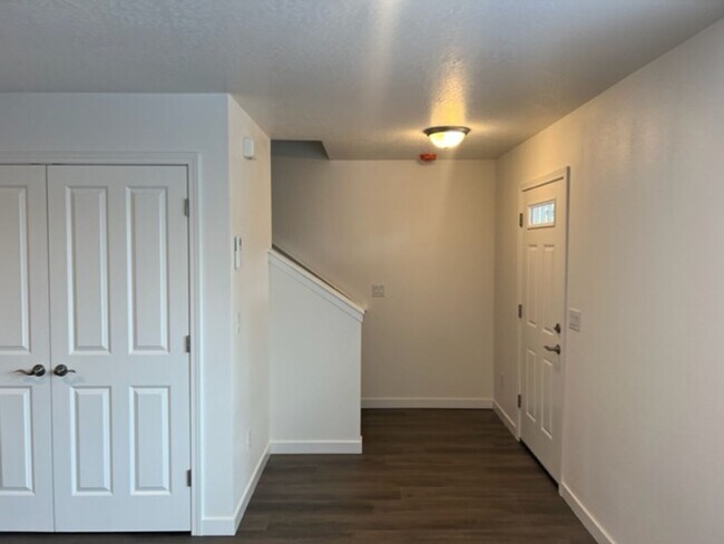 Building Photo - 1106-1108 W 11TH