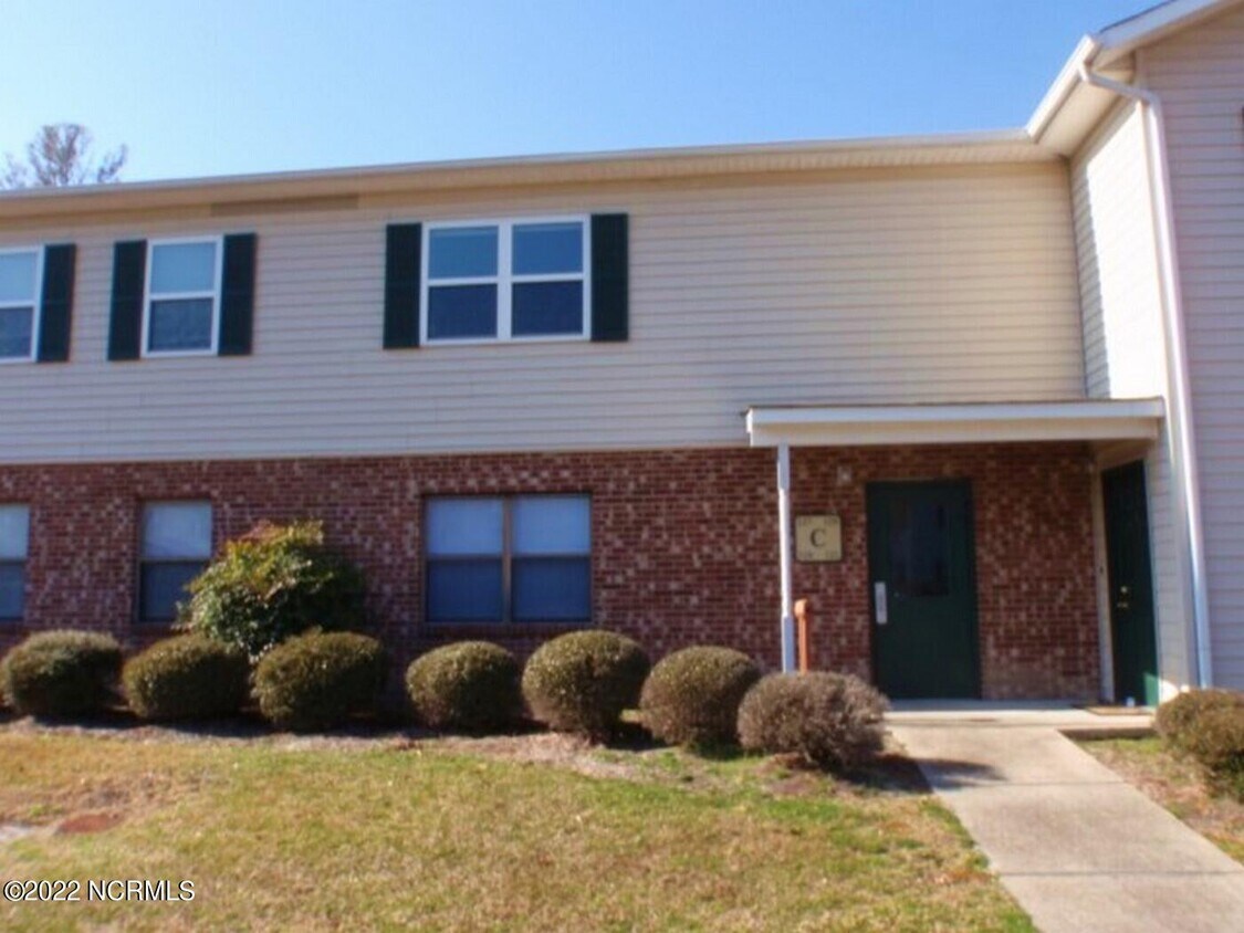 121 Cordell Dr, Jacksonville, NC 28540 Room for Rent in Jacksonville, NC