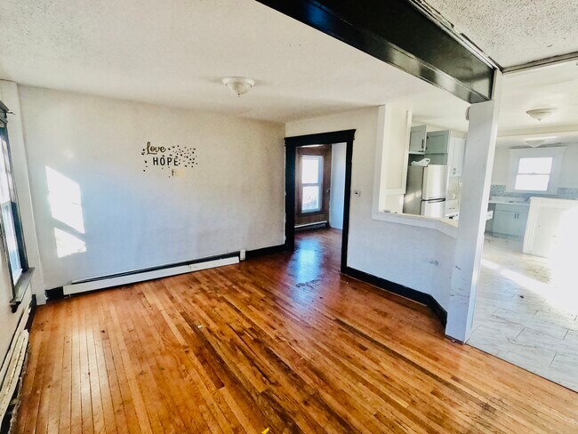 Building Photo - 97 Admiral St
