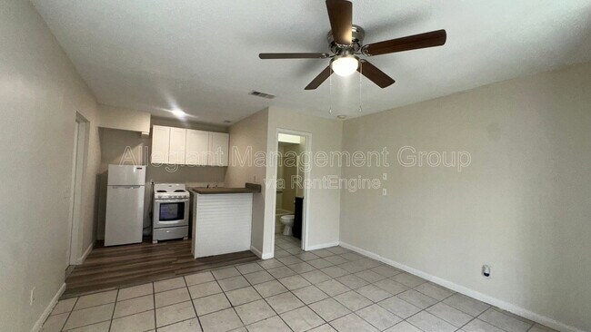 Foto del edificio - 622 Royalty Ct